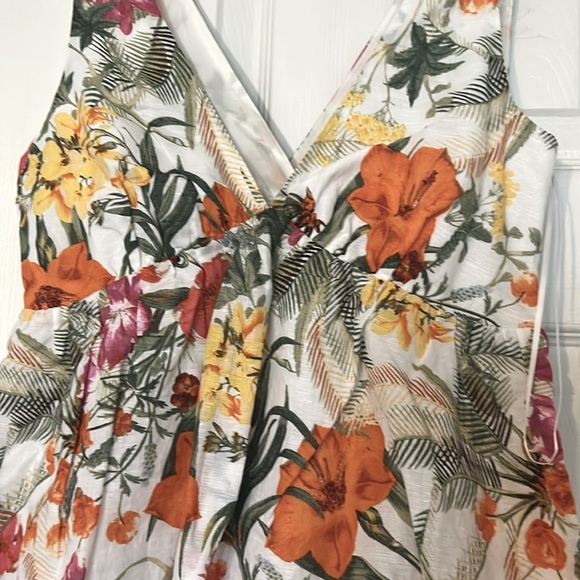 NWT Chelsea & Violet Tie Shoulder Tropical Oasis Printed V Neck Halter Top - Picture 3 of 15